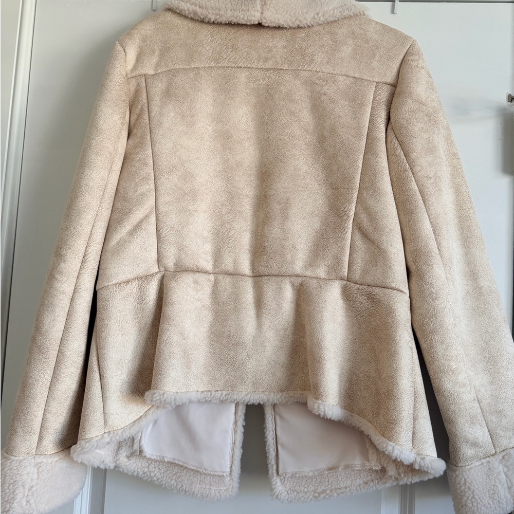 White House Black Market Cream Teddy Jacket - Picture 2 of 3
